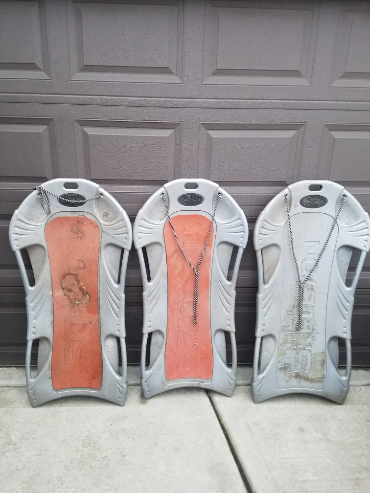 3 Snowboogie Sleds