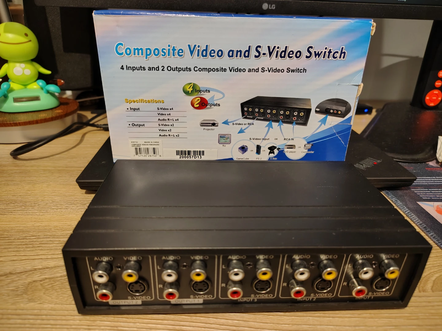 Cables To Go 4x2 S-Video + Composite + Audio Switch AV-421S - photo 2