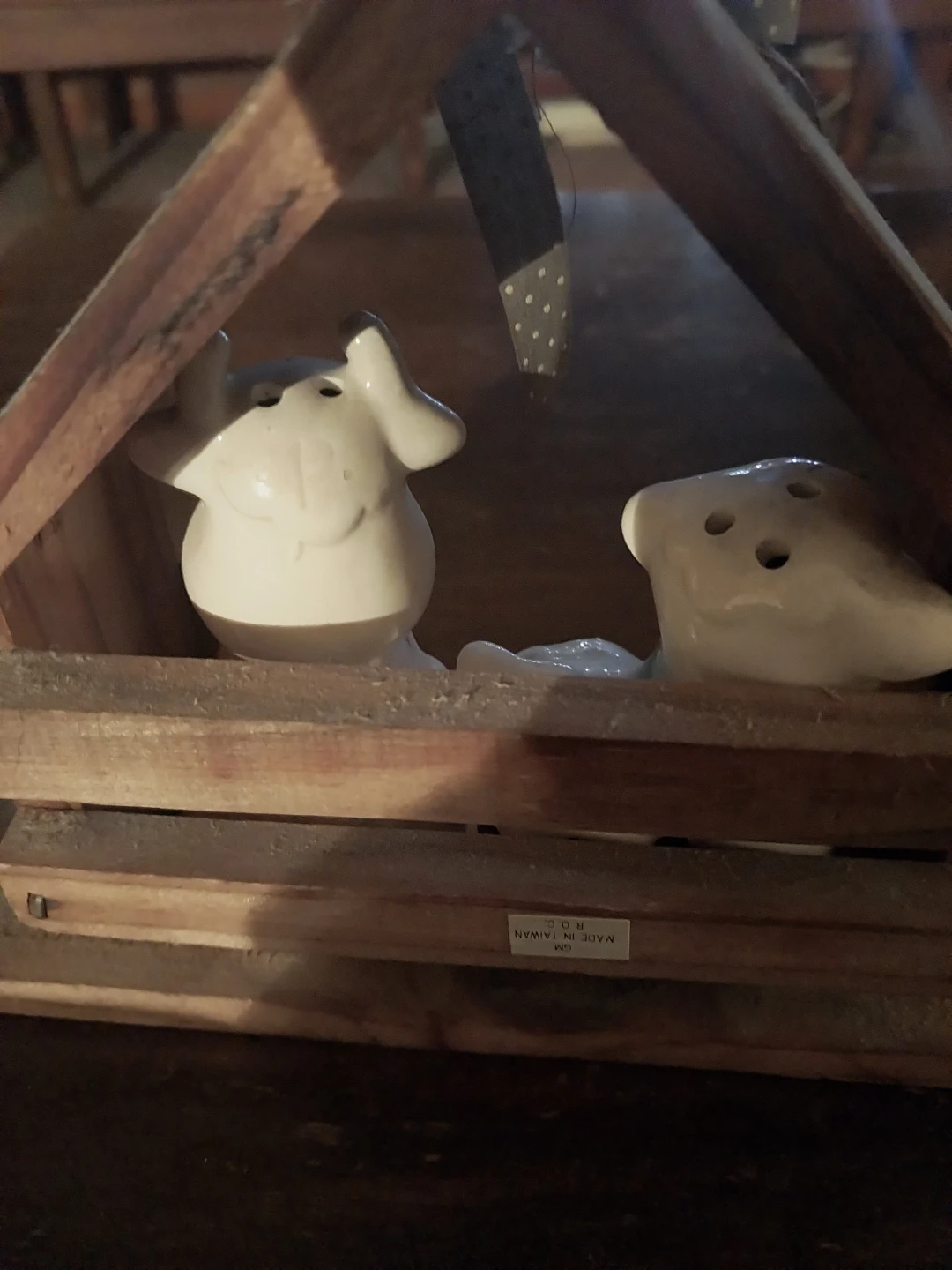 Cow Salt & Pepper Shakers with Wooden Holder 🧡 - photo 2