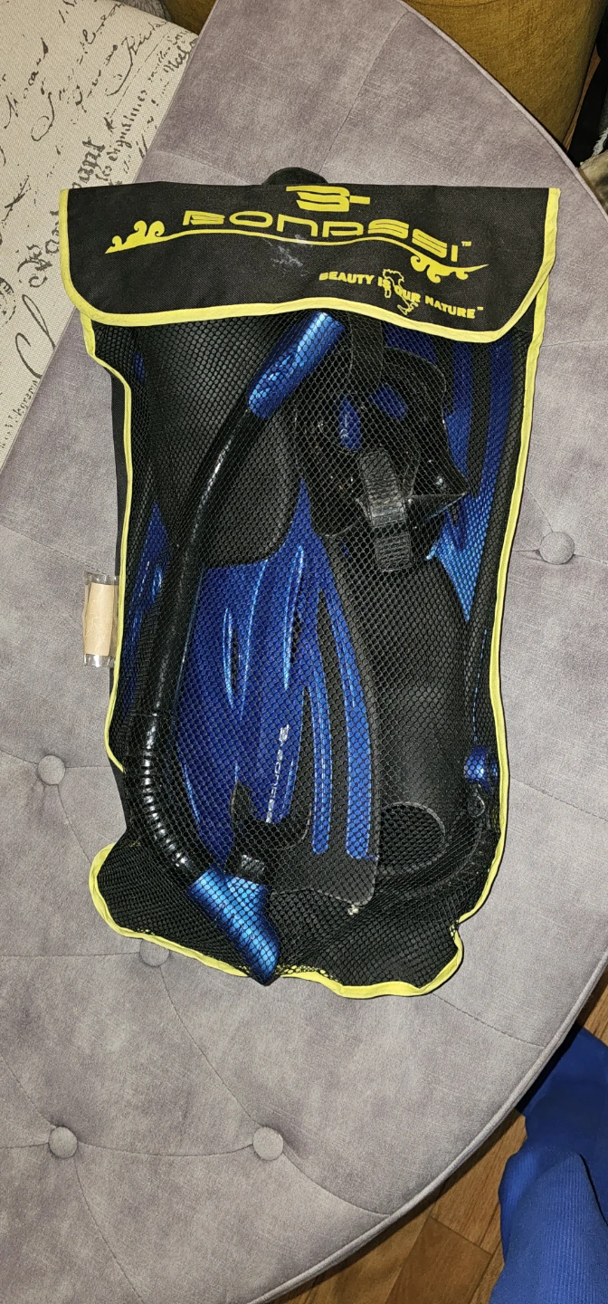 Bonassi snorkel gear with shoulder bag
