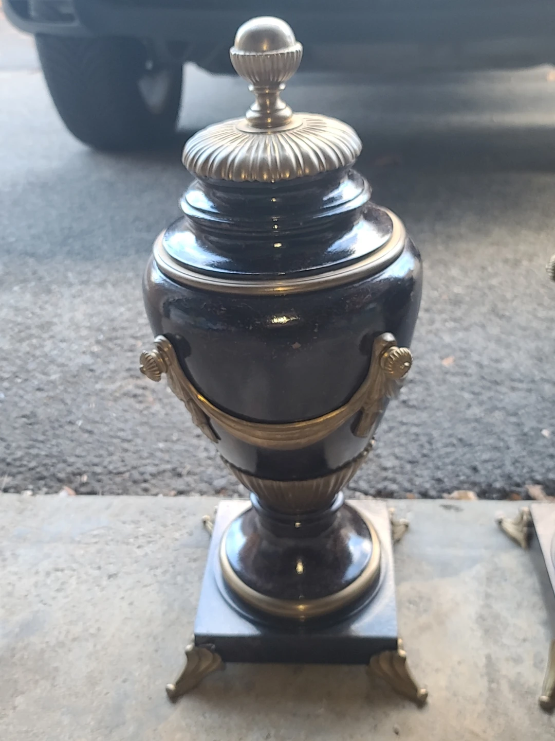Vintage Decorative Urns - Pair - photo 2