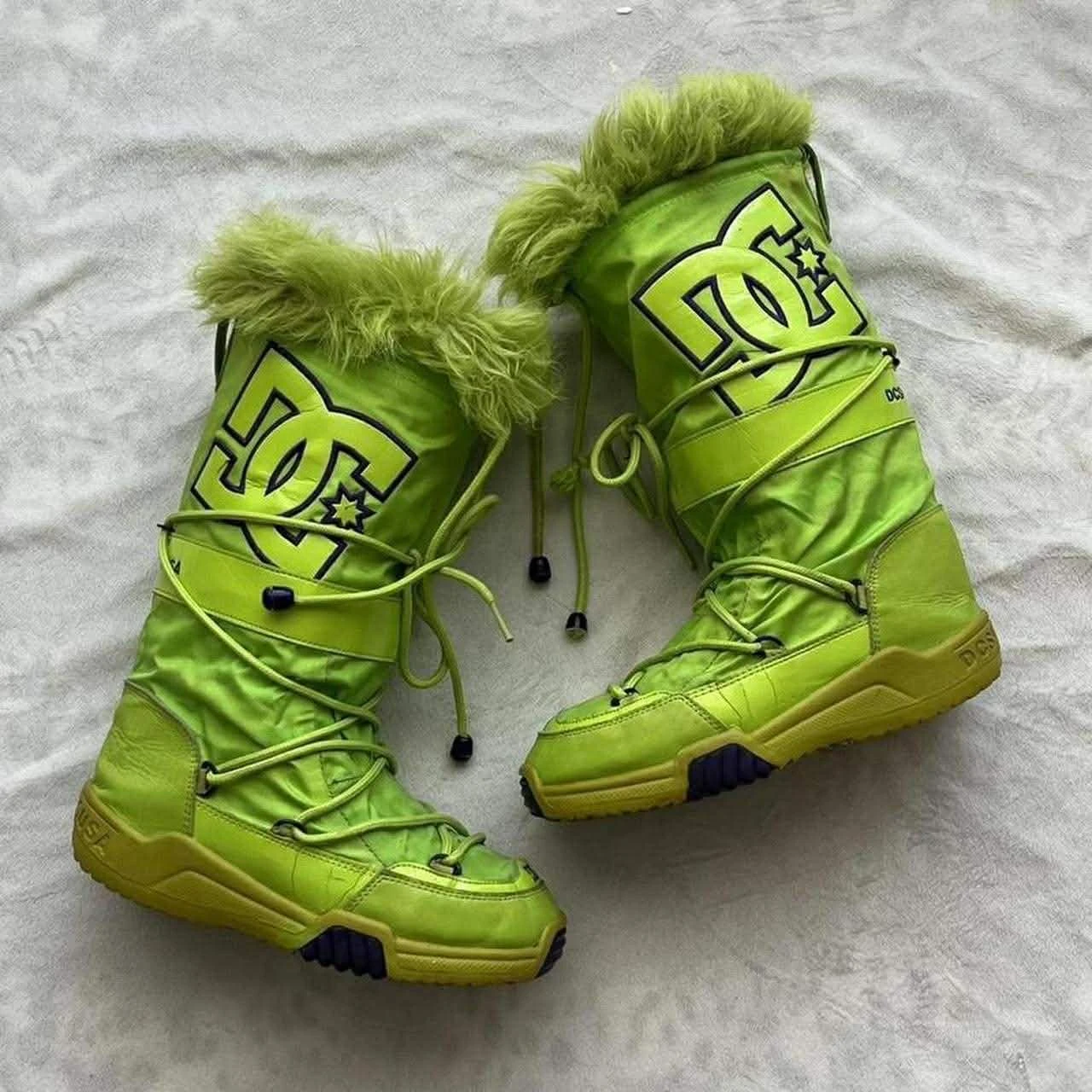 2008 Vintage DC Lime Green Moon Boots