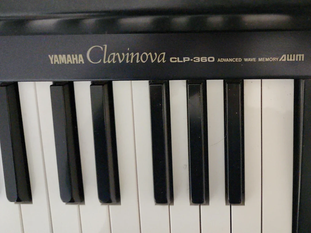 Yamaha Clavinova CLP-360 Digital Piano