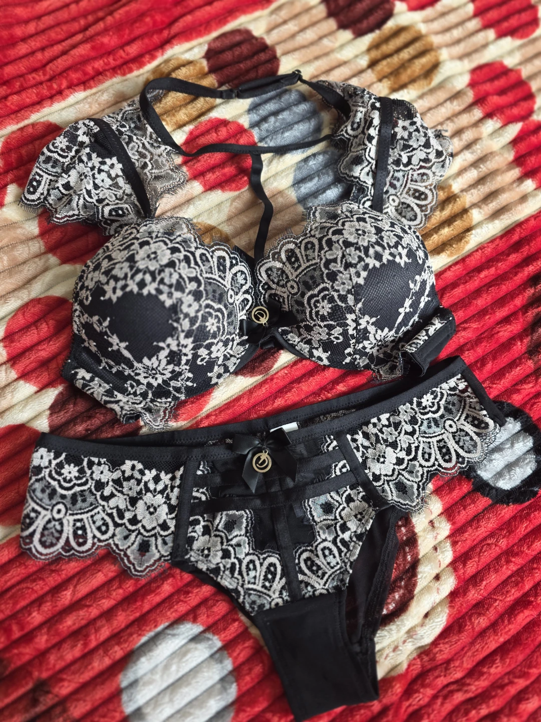 Doutzen's Stories by Hunkemöller Lace Bra and Panty Set