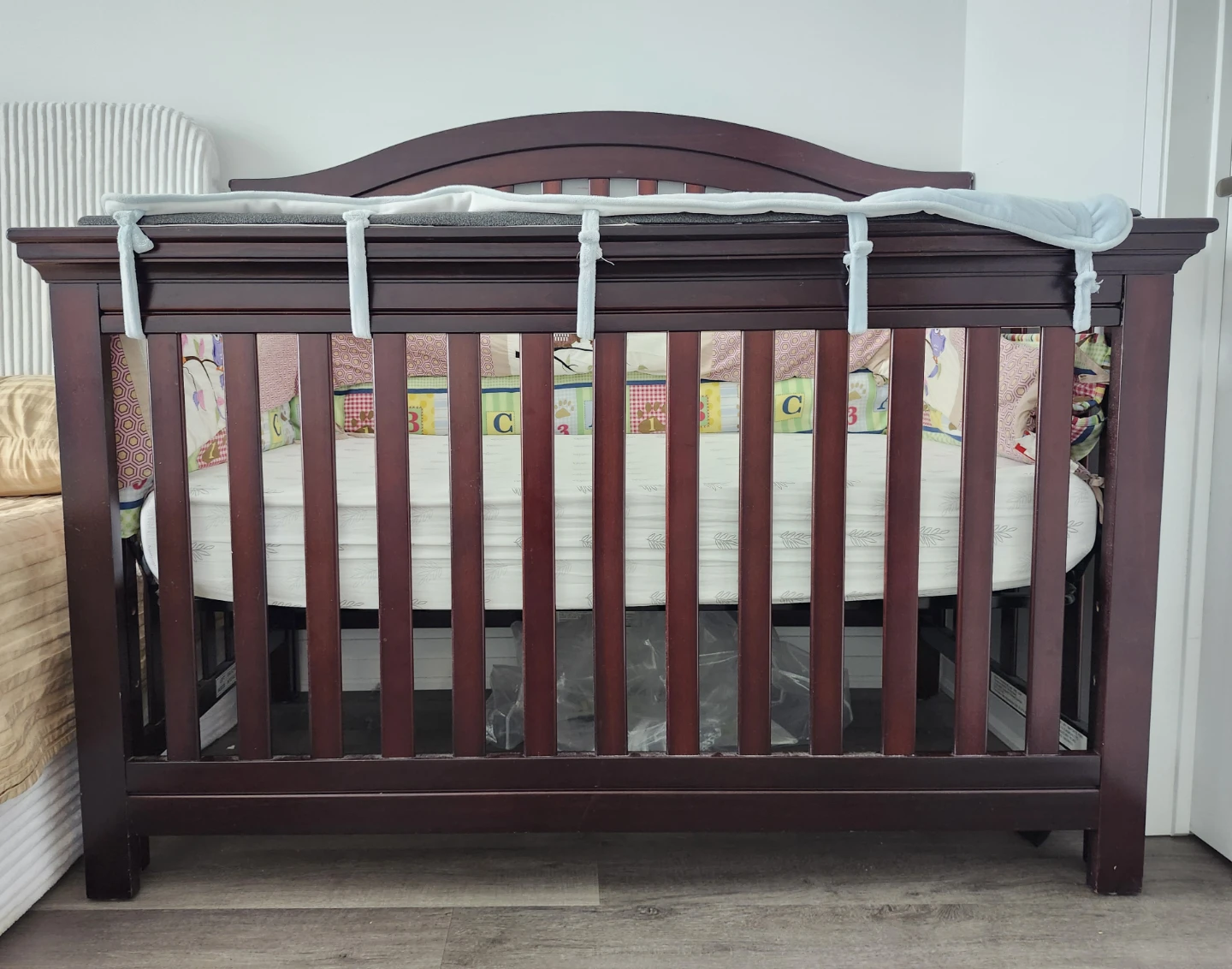 Convertible Crib with Mattress & Accessories - photo 2