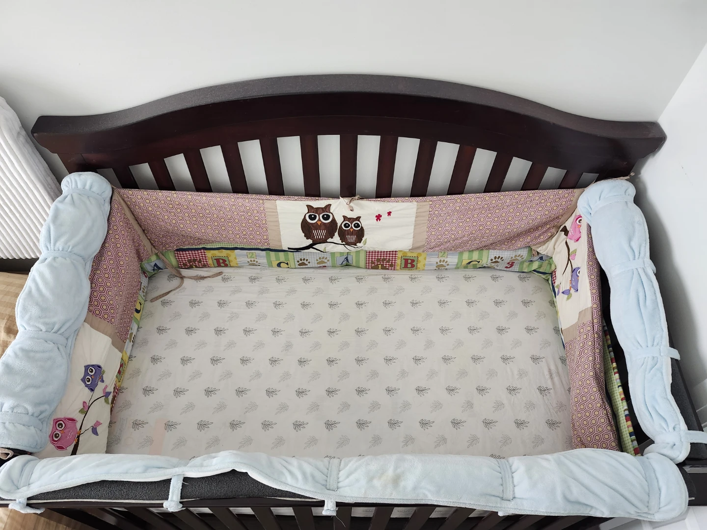 Convertible Crib with Mattress & Accessories - photo 4