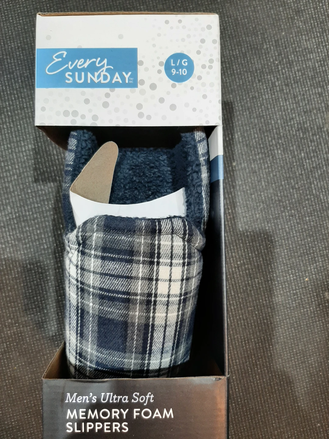 Free Everday Brand New Slippers Size 9, 10 - photo 3