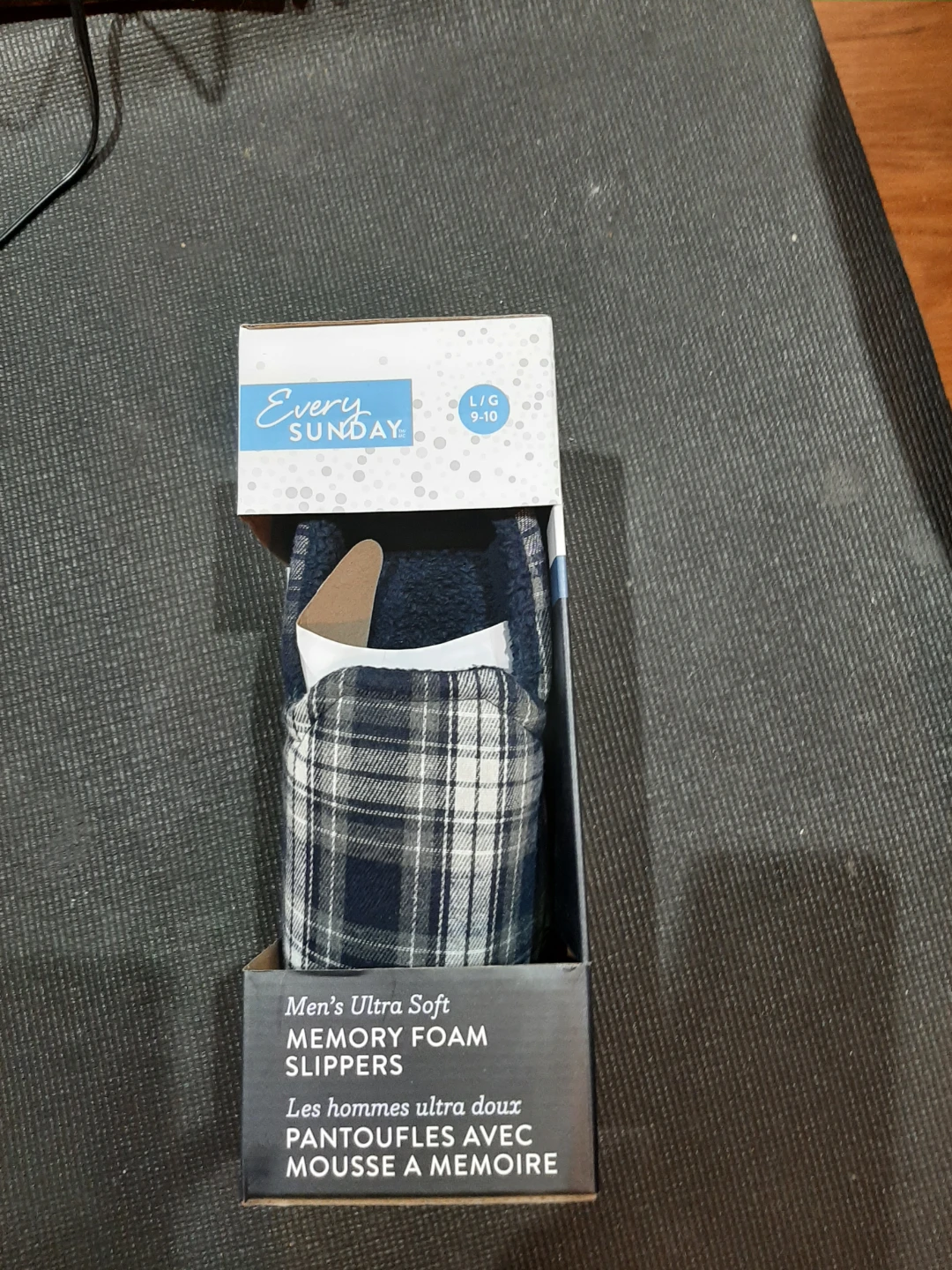 Free Everday Brand New Slippers Size 9, 10 - photo 4