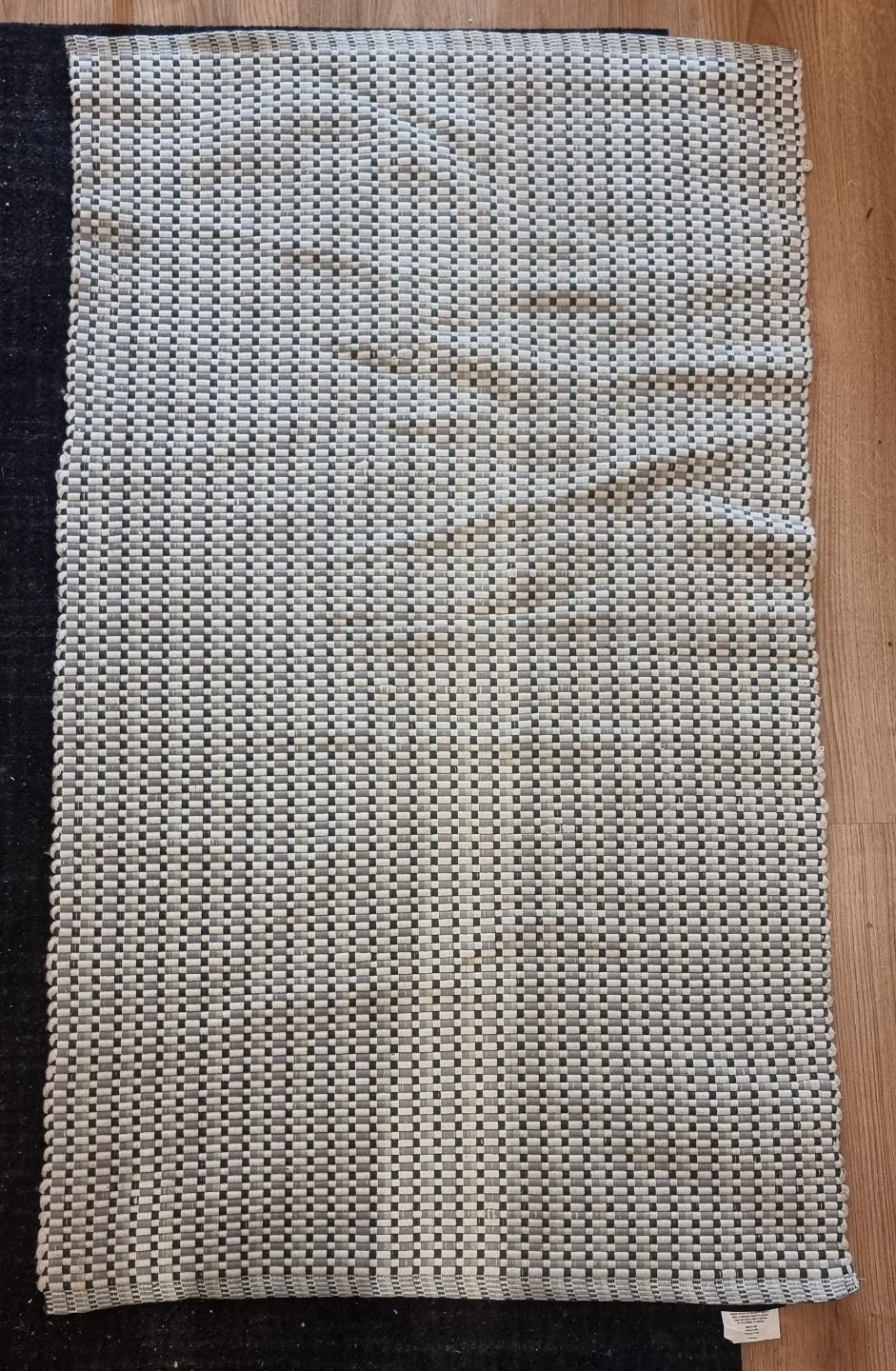 NEED TO GO!!! Patterned Grey & Green Rug