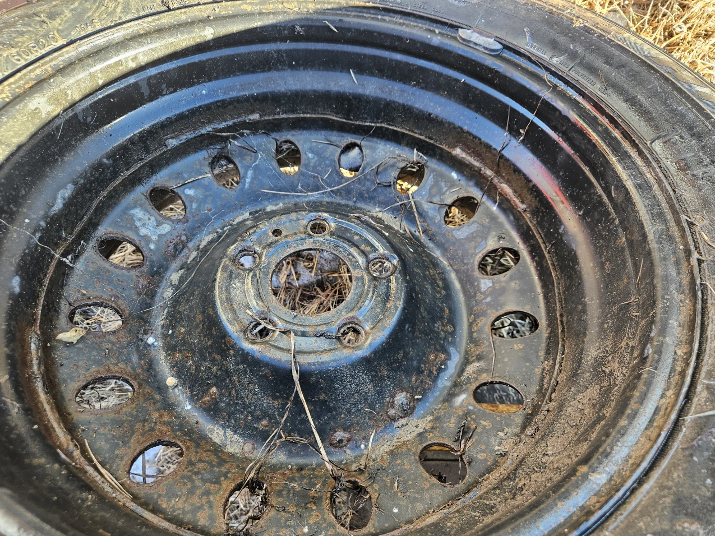 1 275 60R 20inch tires and steel Rim Like new - photo 2