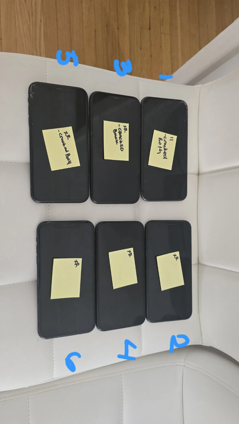 Apple iPhone XR and 11