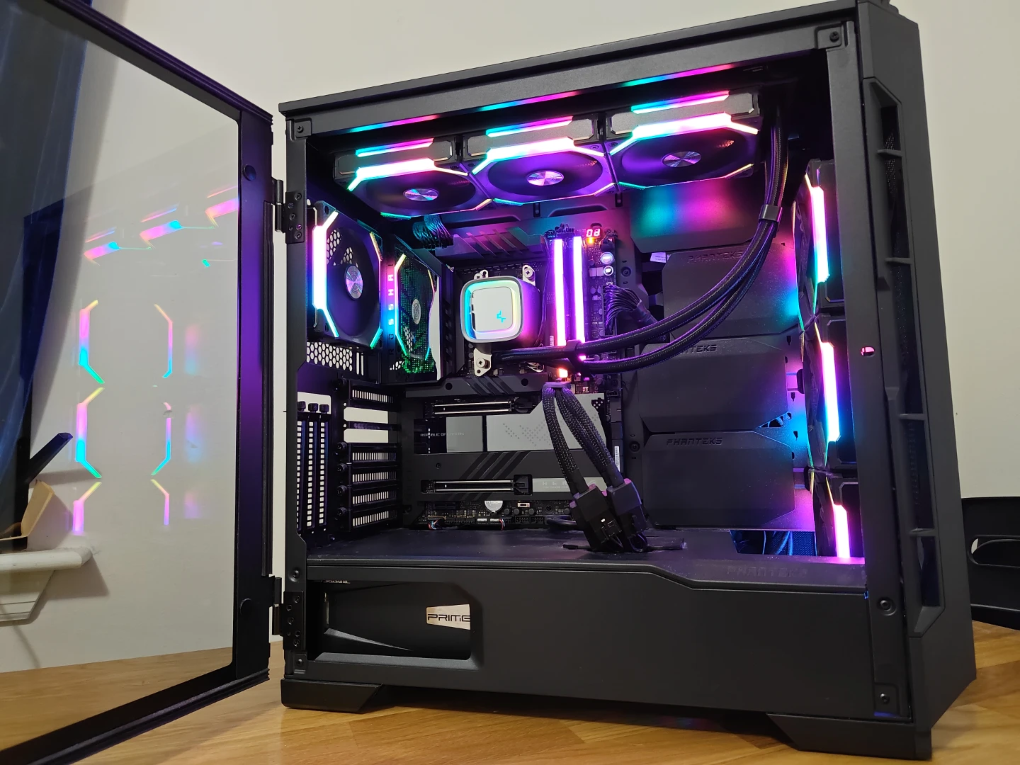 Gaming PC Computer with Ryzen 9 7950x and 32GB DDR5 6000MHZ CL30