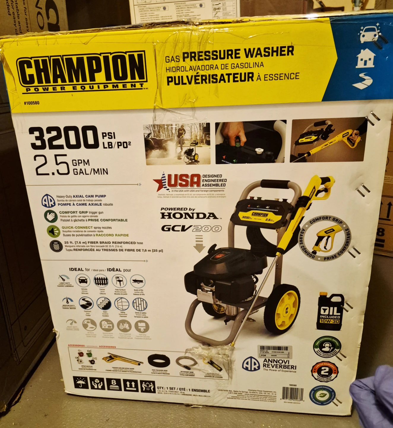NEW Champion 3200 psi 2.5 gpm Gas Pressure Washer w/ Honda