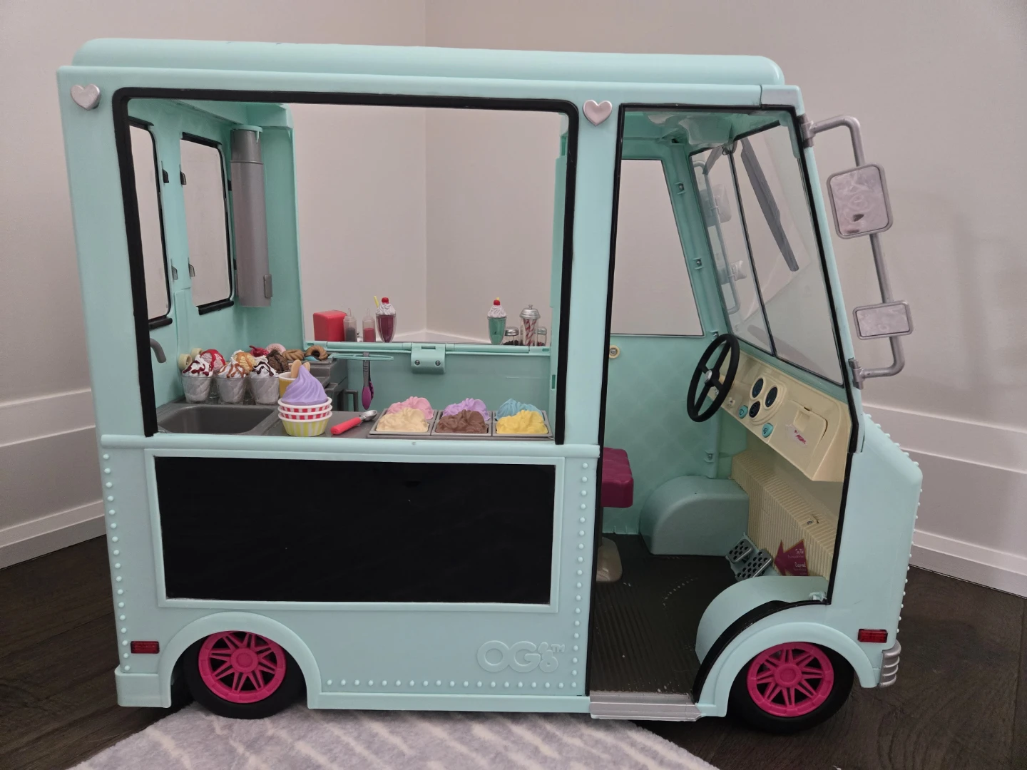 Our Generation Ice Cream Truck Playset - photo 3