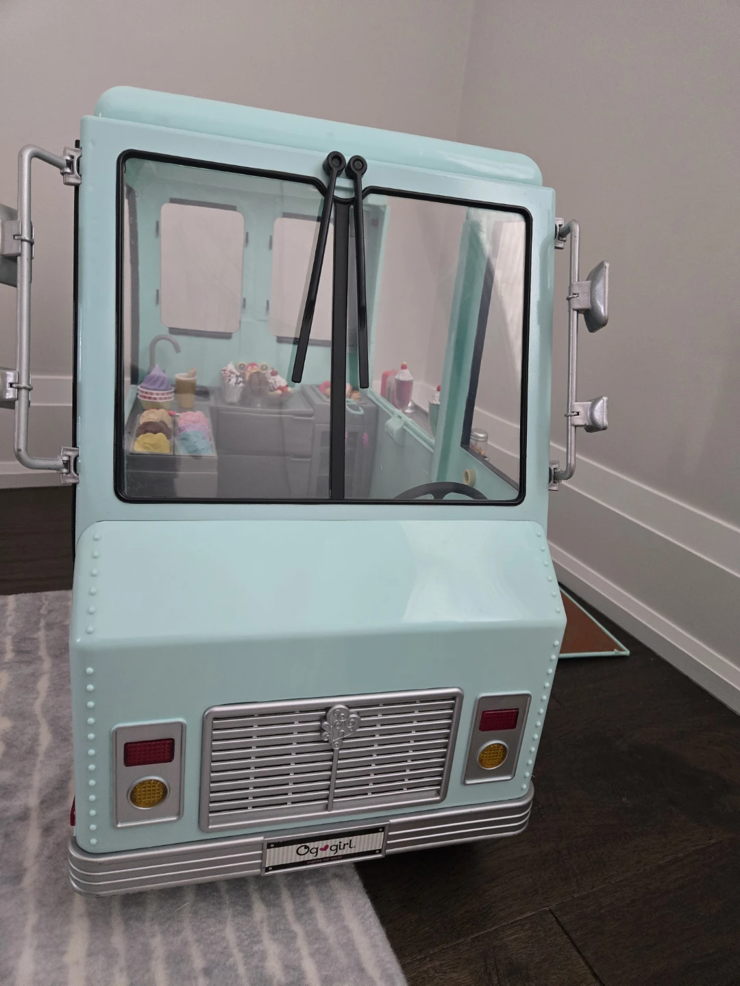 Our Generation Ice Cream Truck Playset - photo 4
