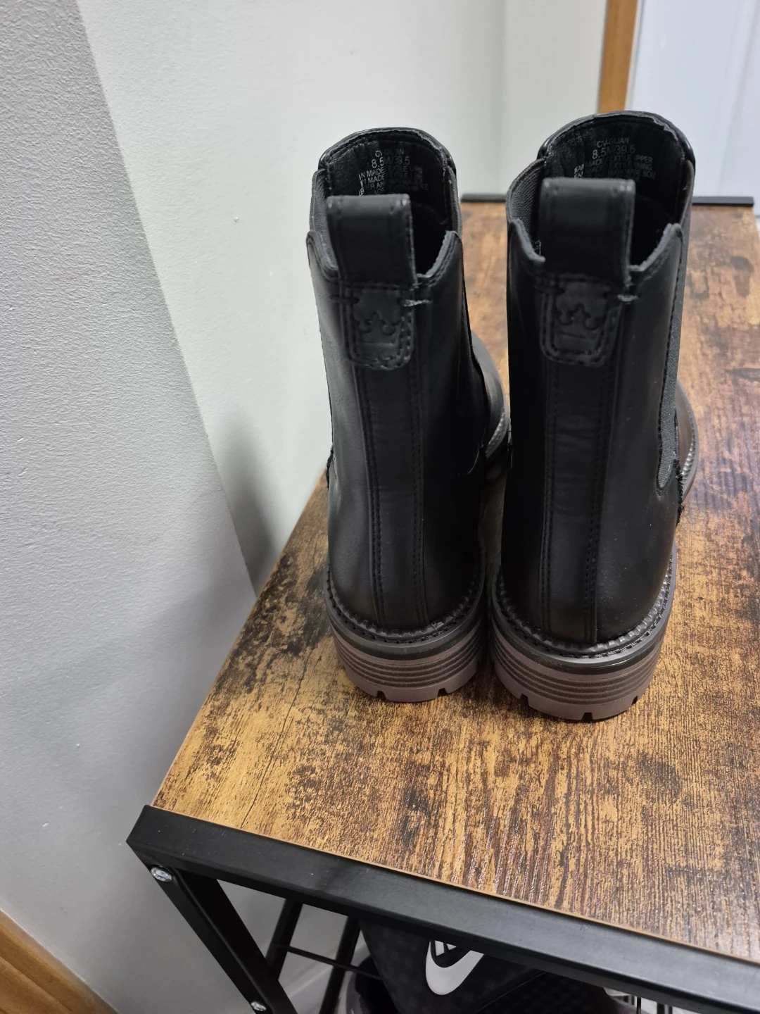 Crown Vintage Gilian Black Chelsea Boots - Size 8.5 - photo 2