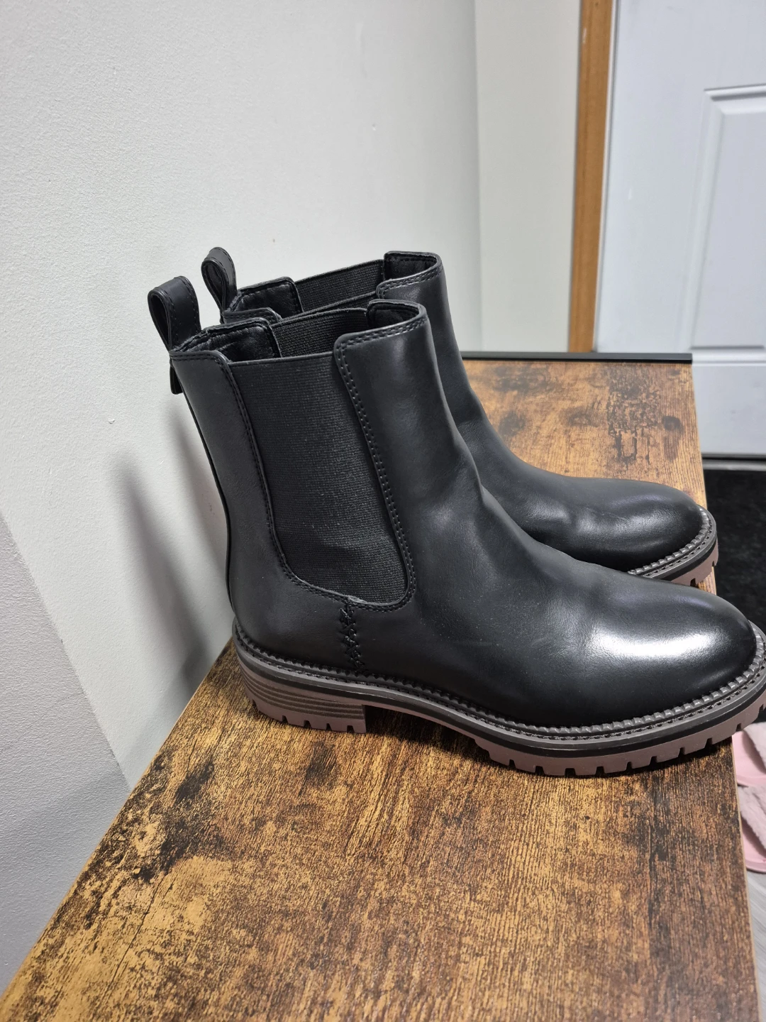 Crown Vintage Gilian Black Chelsea Boots - Size 8.5 - photo 3