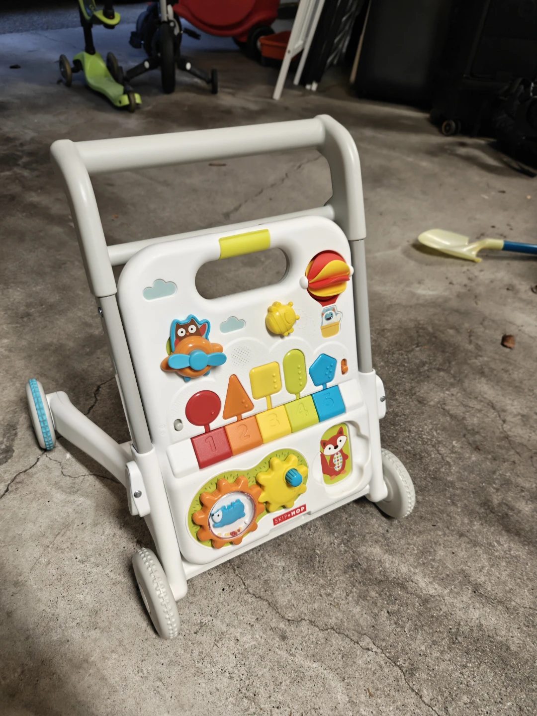 Skip Hop Explore & More Jumpscape 3-in-1 Activity Walker
