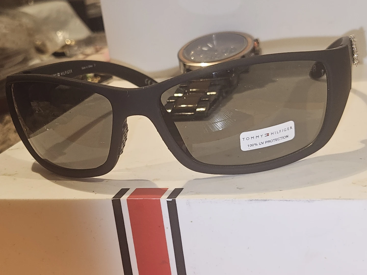 Tommy Hilfiger Sunglasses/ wristwatch/Necklace - photo 2