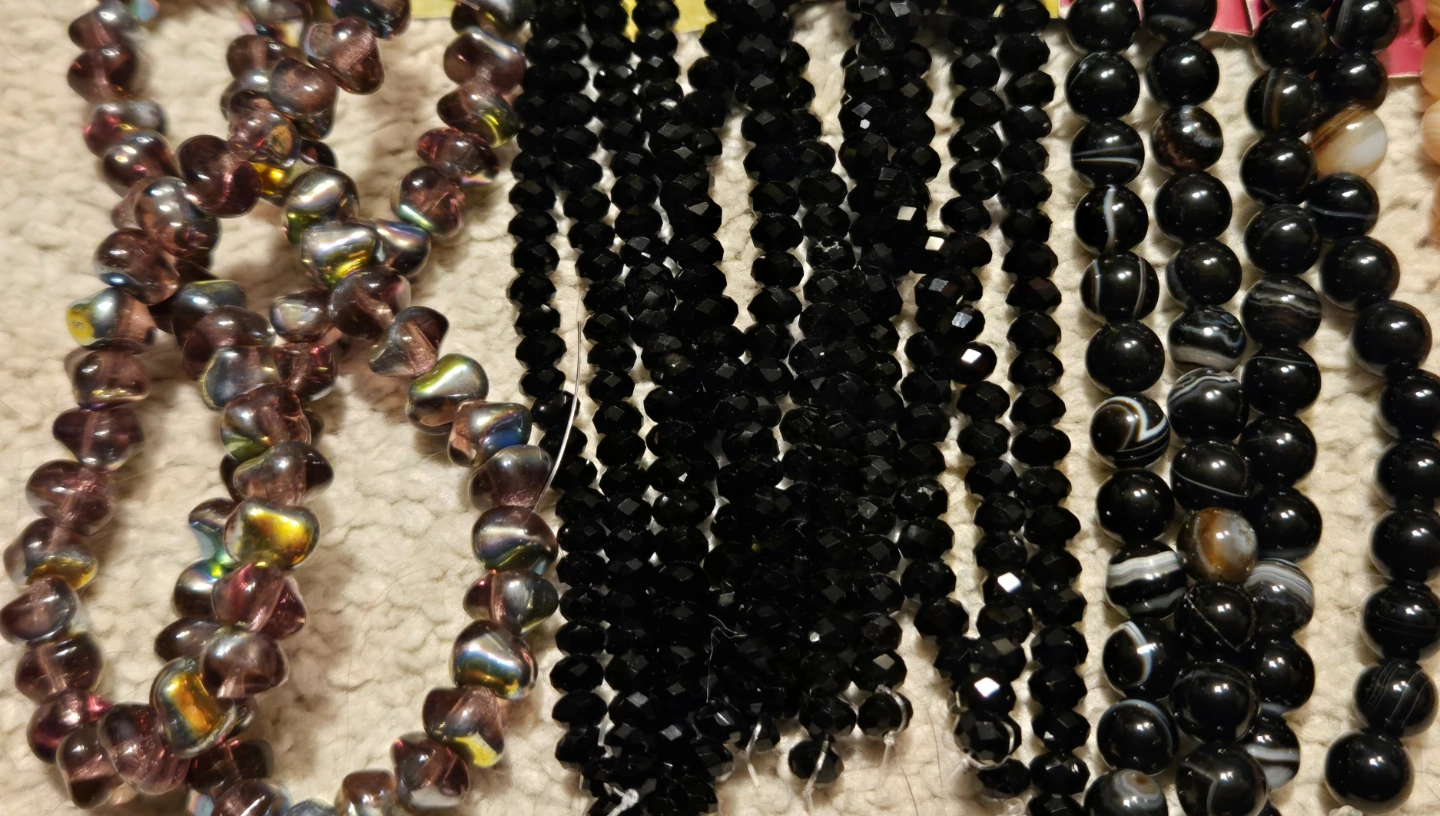 Lot of Assorted Bead Strands (Lot AF) - photo 5