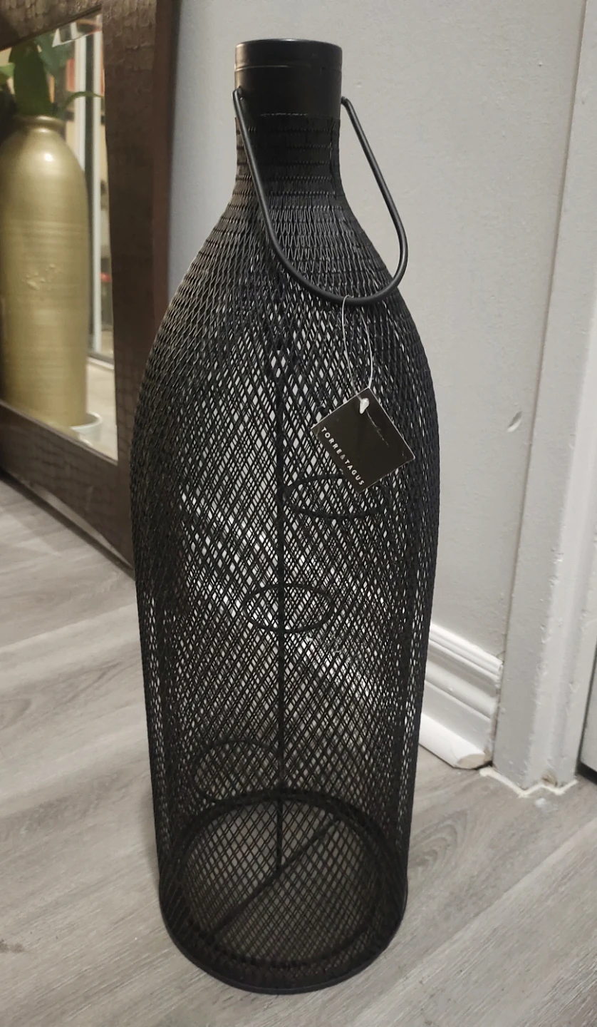TORRE & TAGUS Black Wire Lantern