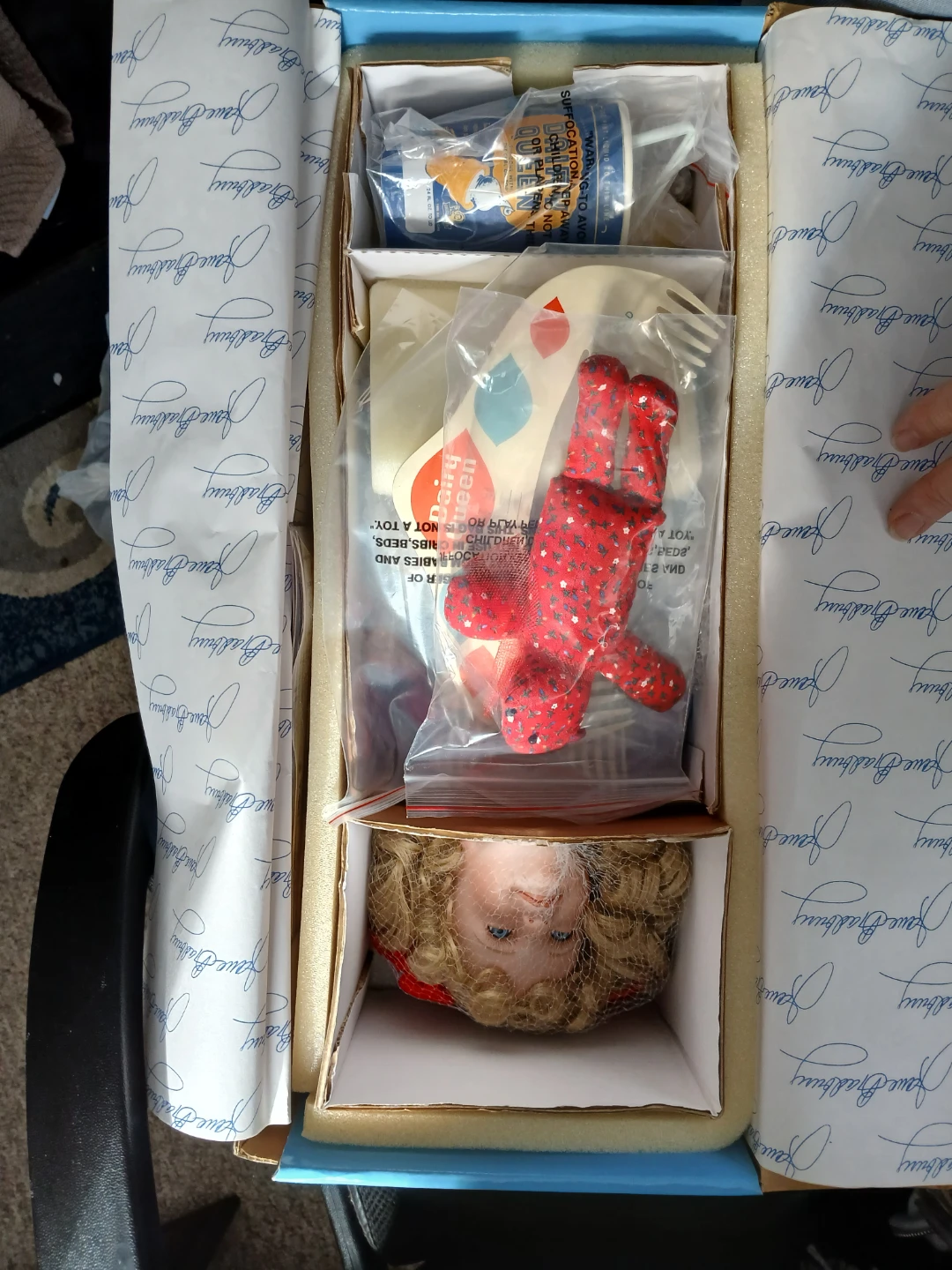Dairy Queen 50th Anniversary Collectible Doll 1949-1999 - photo 2