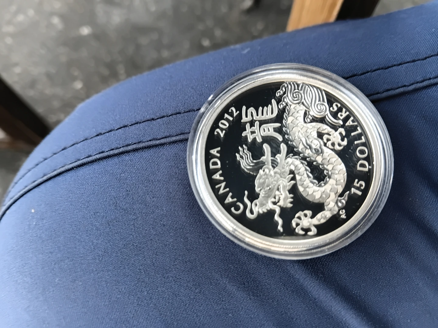2012 Canada $15 Fine Silver Coin - Year of the Dragon - photo 3