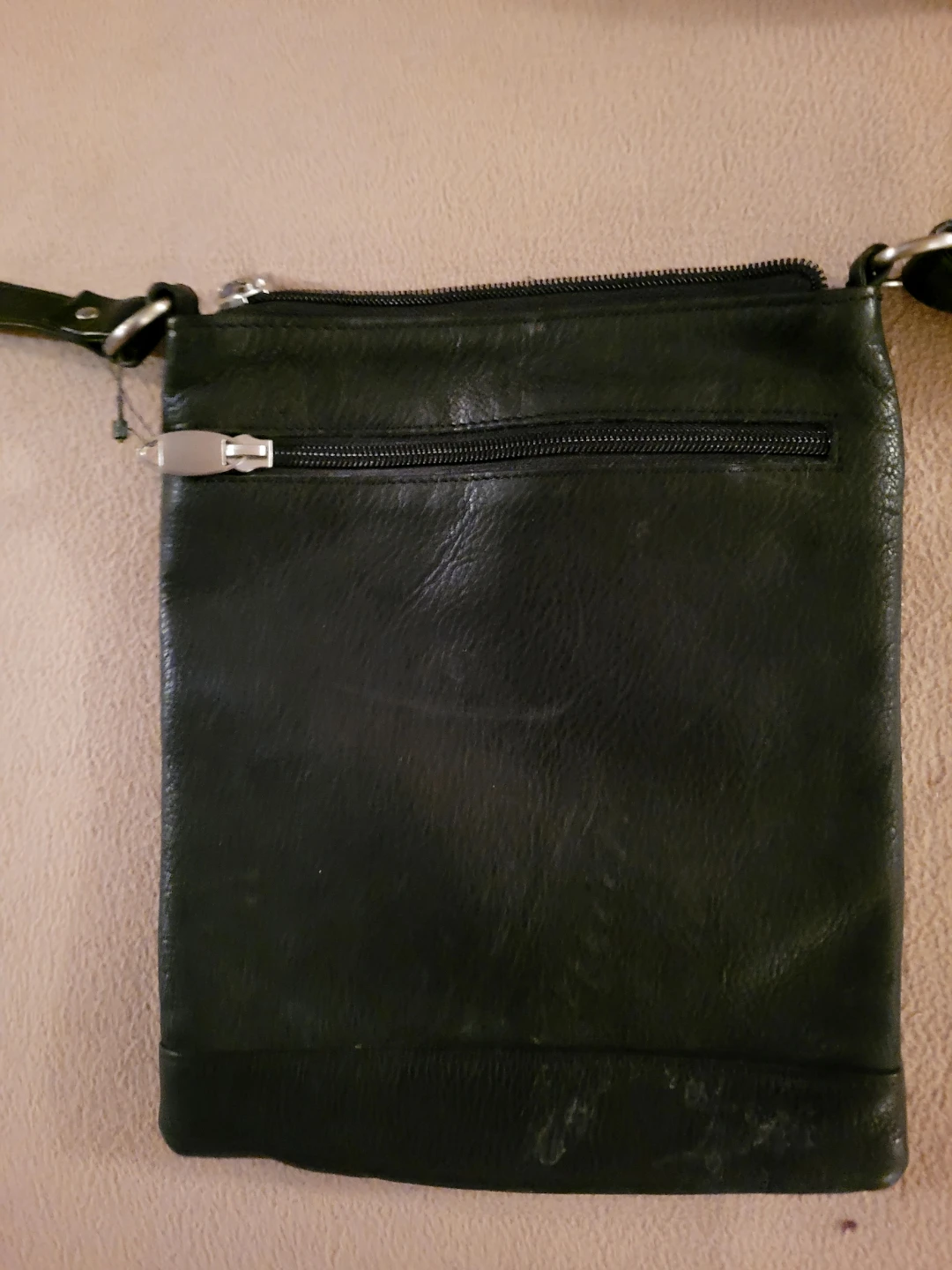 Kenneth Cole Reaction Black Crossbody Bag🥕