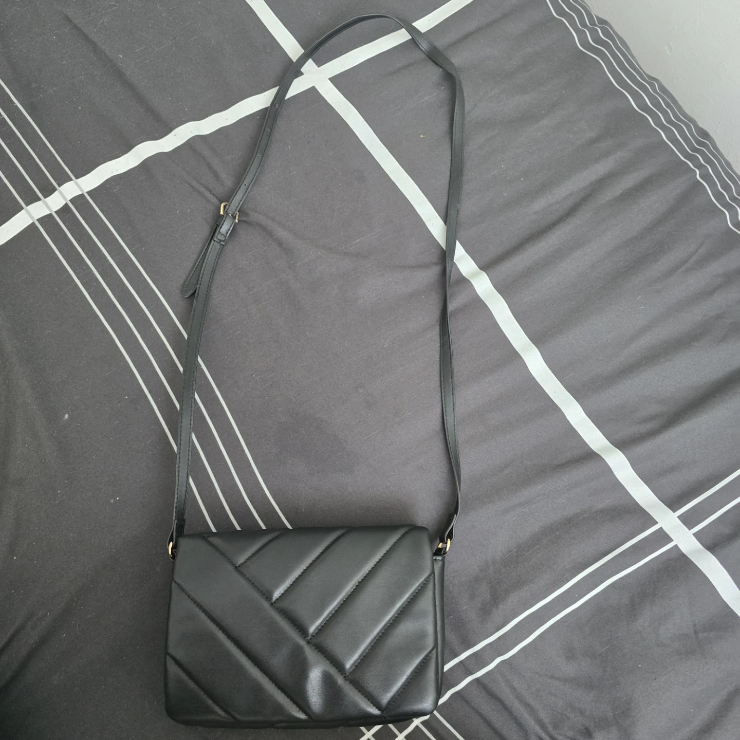 Black Quilted Crossbody Bag🧡