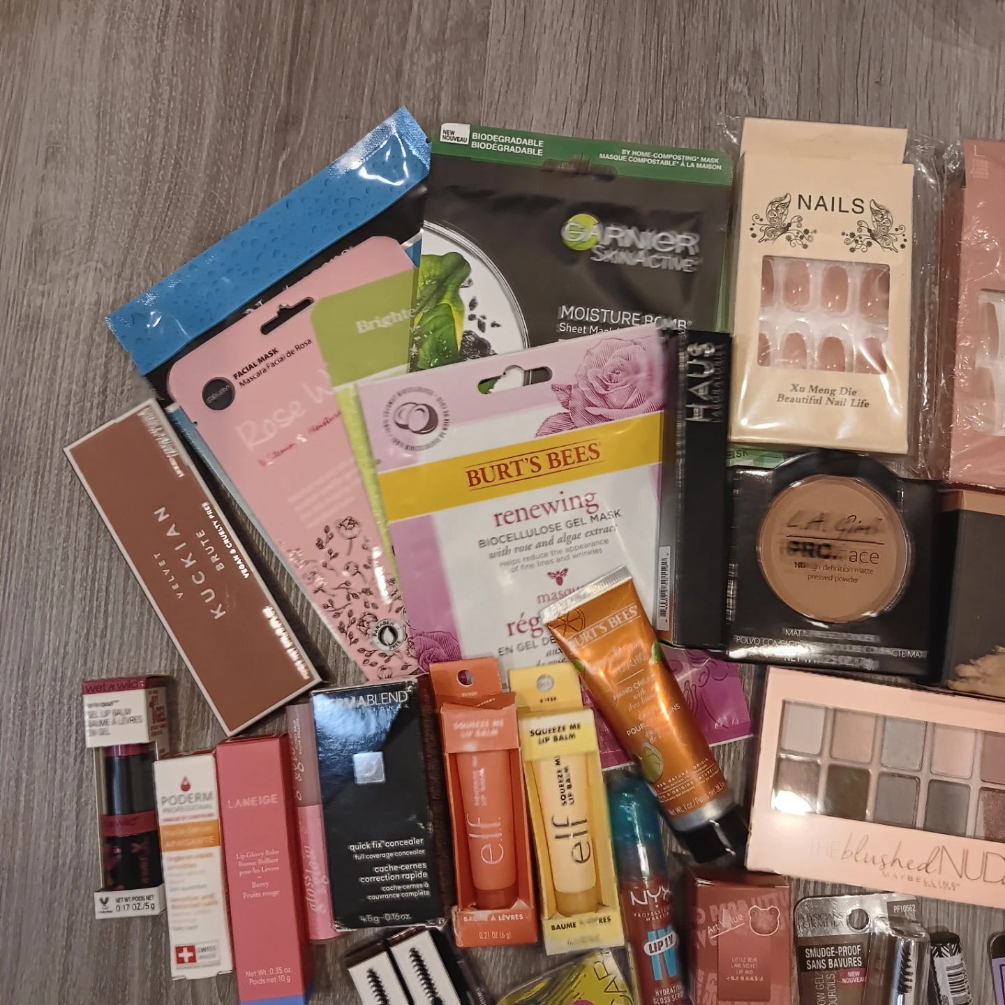 Assorted Makeup and Skincare Lot (over 30 items) - photo 2