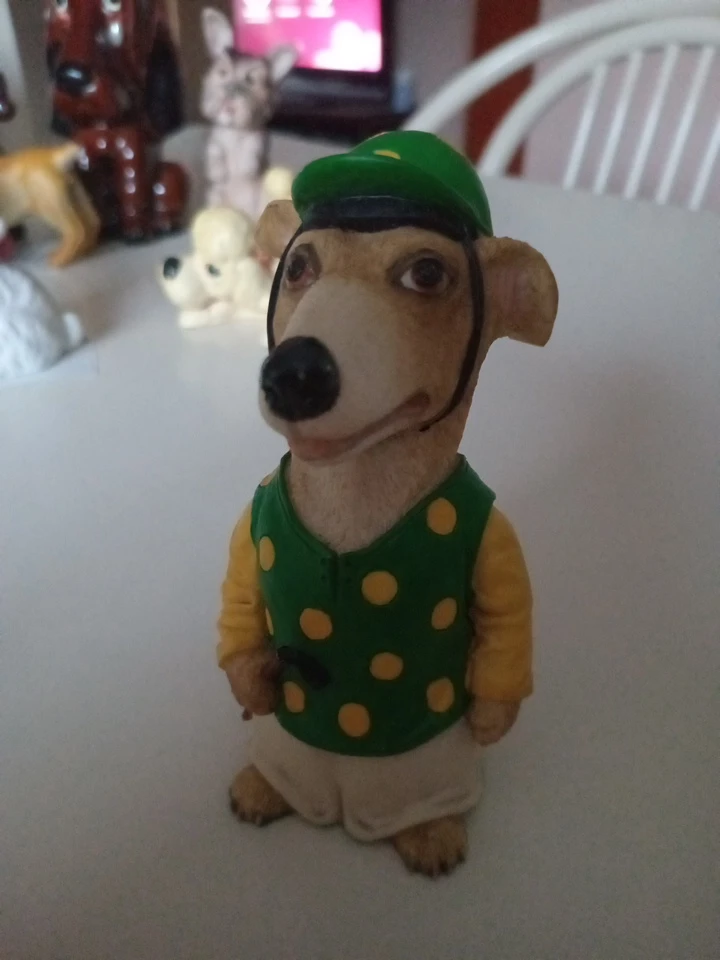 Blythe Collectibles Dogsbodies Lester Whippet Figurine - photo 5