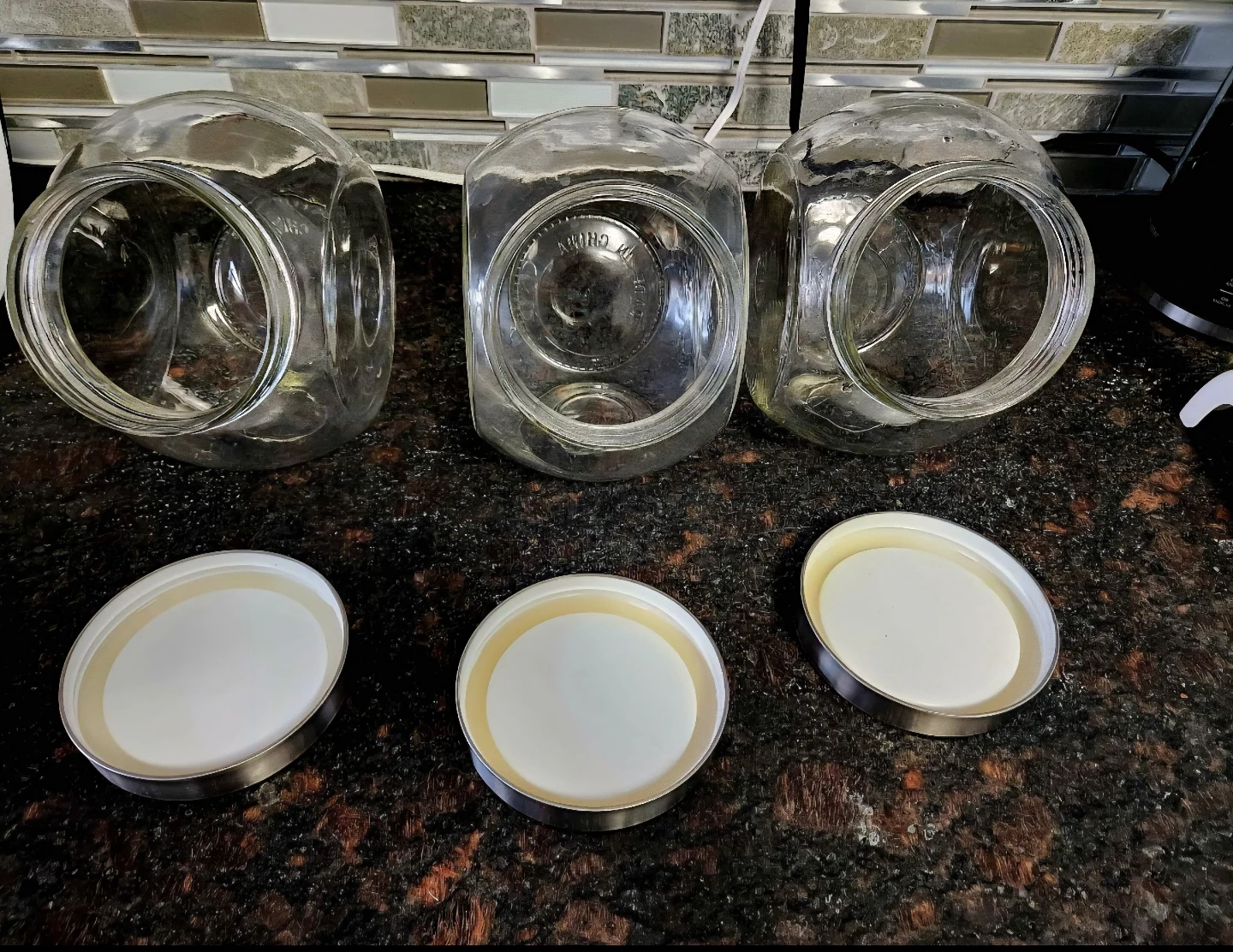 Set of 3 Glass Mason Jars with Lids - photo 2