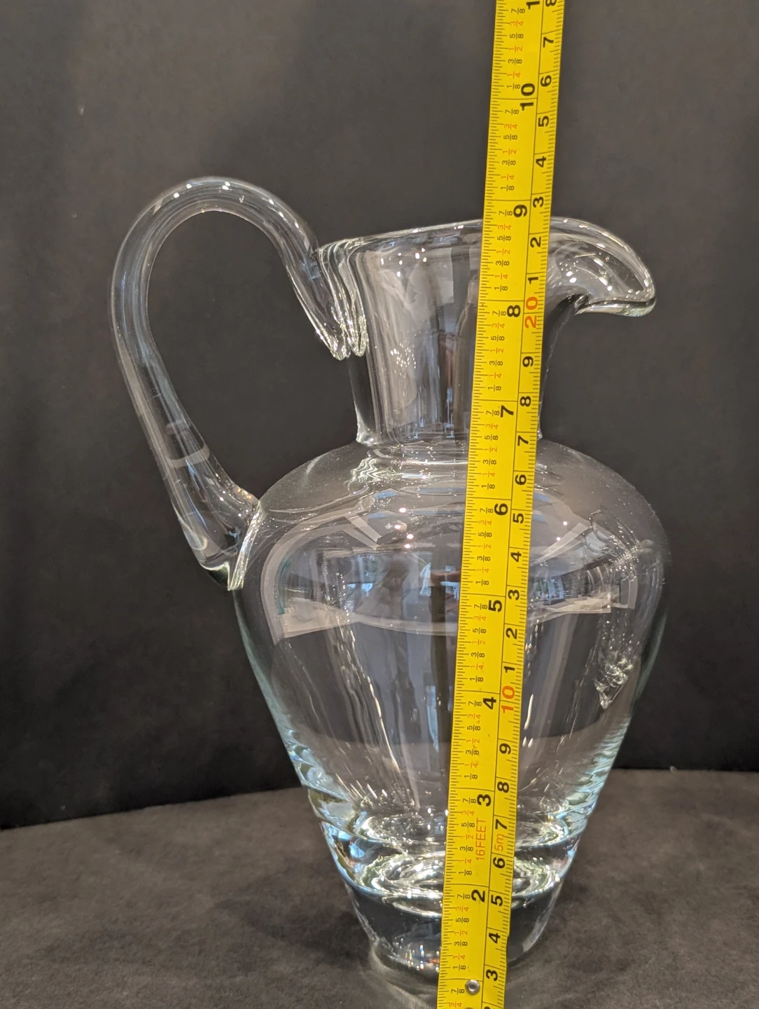 Pair of Crystal Glass Pitchers - photo 3