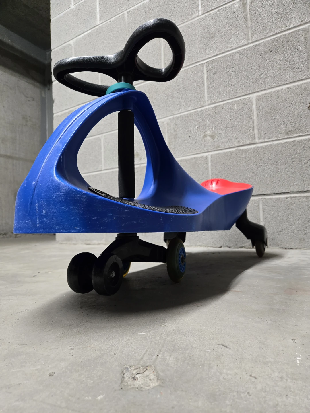 PlasmaCar Ride On Toy - Blue & Red - photo 5