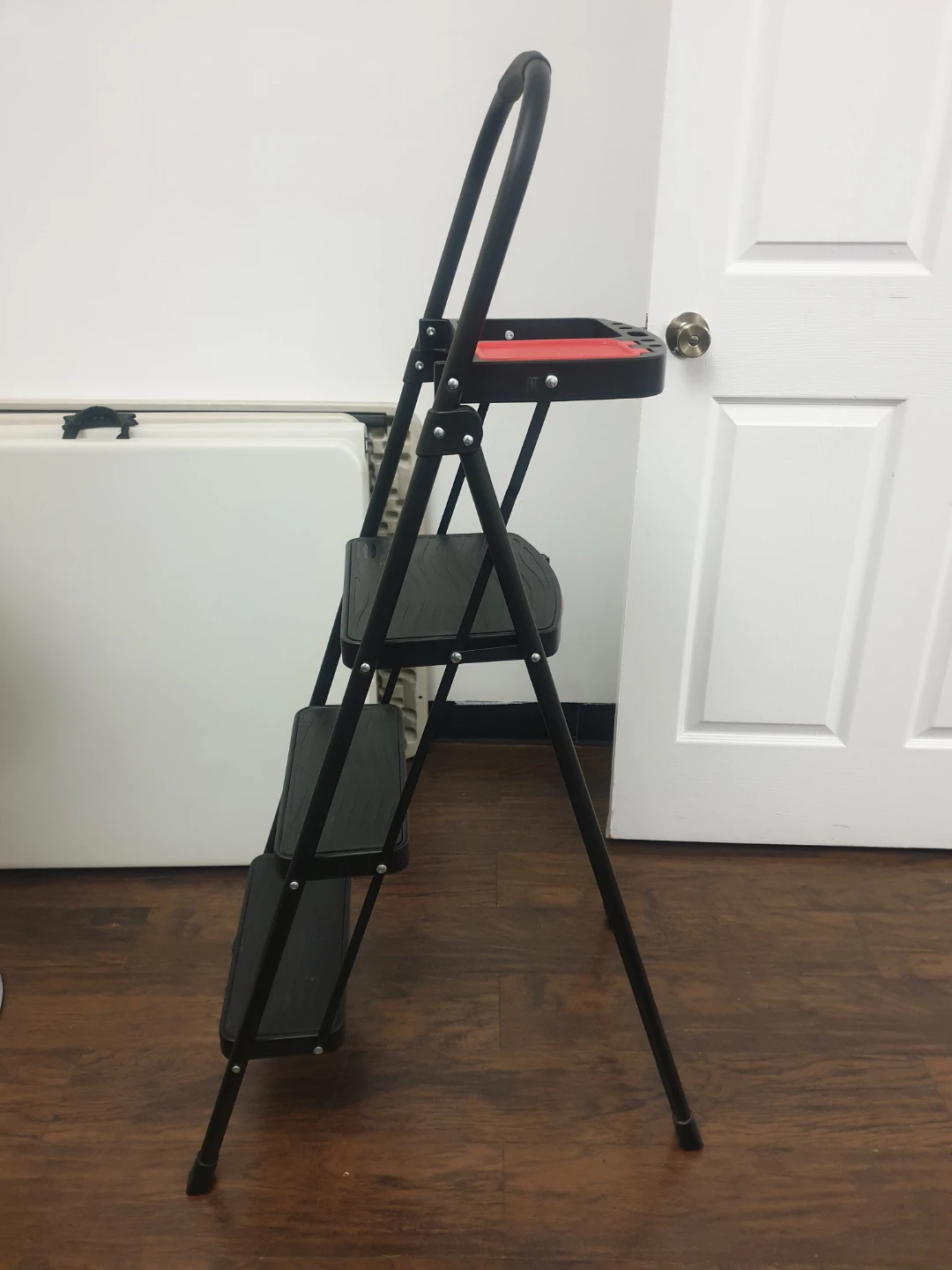 Rubbermaid 3-Step Stool