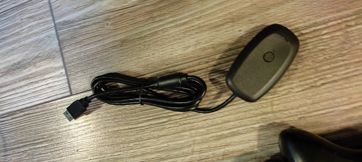 Xbox 360 Controllers + Accessories - photo 4