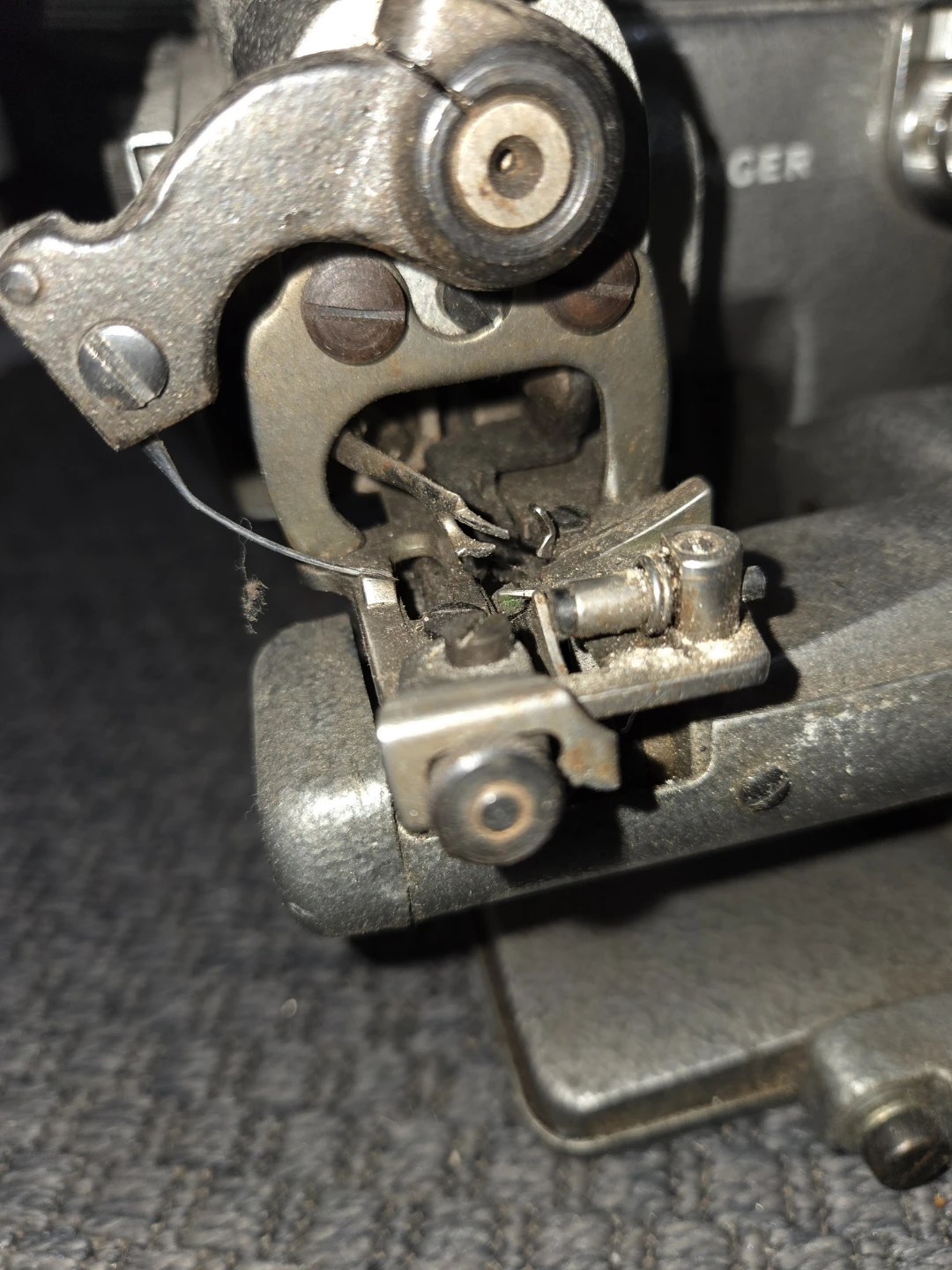 Singer Industrial Sewing Machine - photo 3