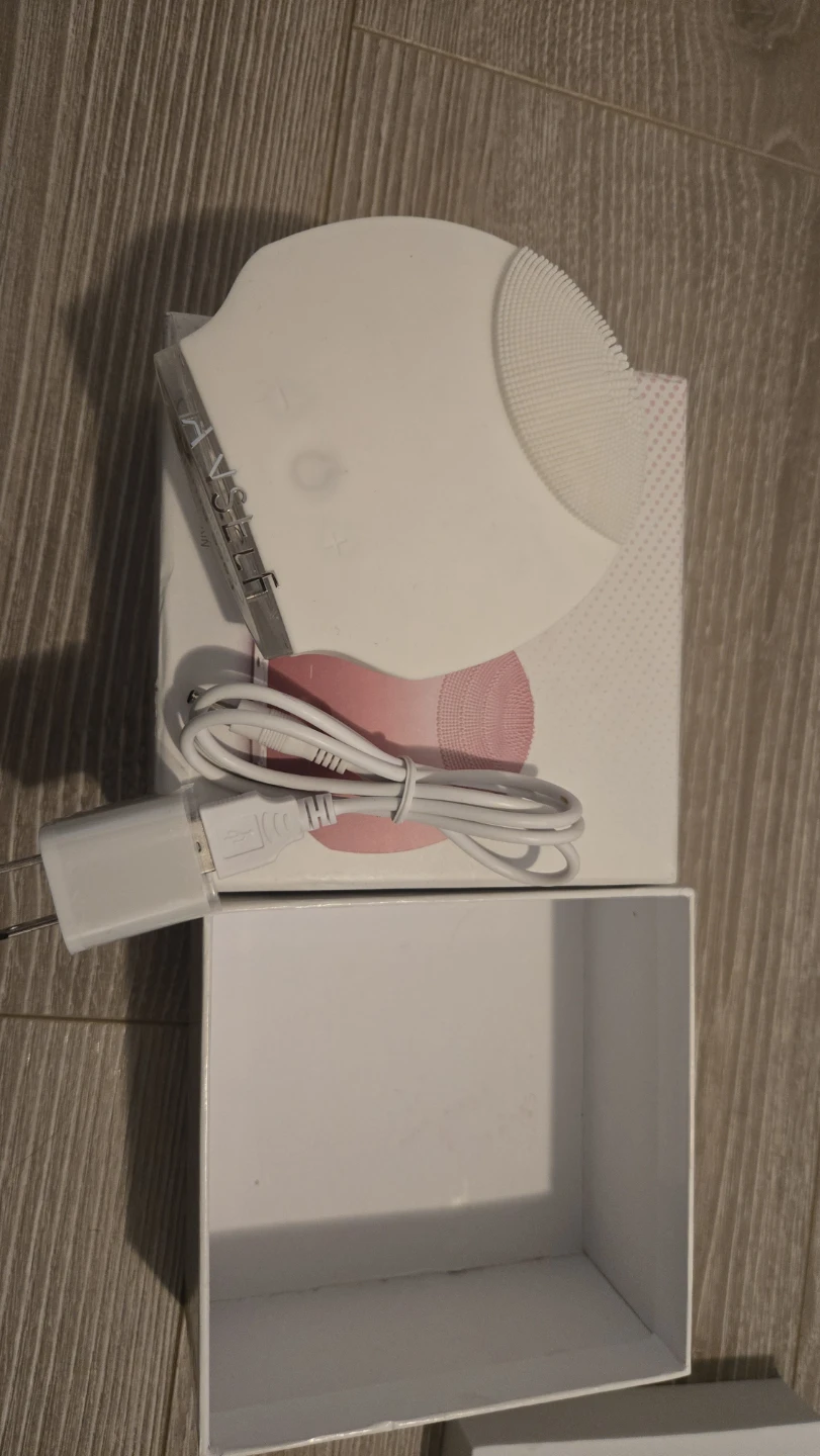 White electric face washer - photo 2