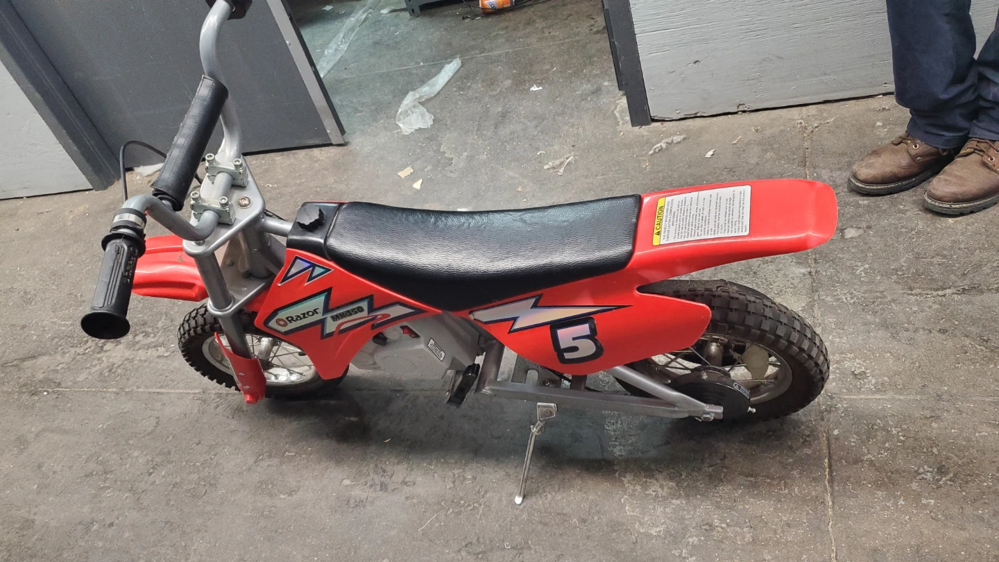 Razor Red Electric Dirt Bike - photo 5