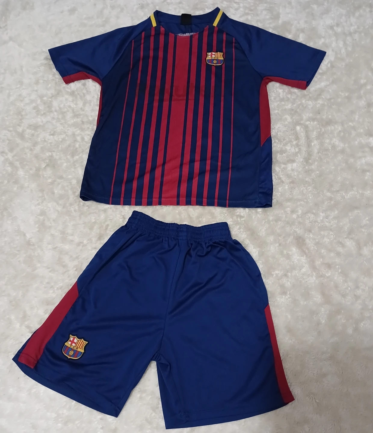 FC Barcelona Soccer Jersey & Shorts Set - Size 12 - photo 4