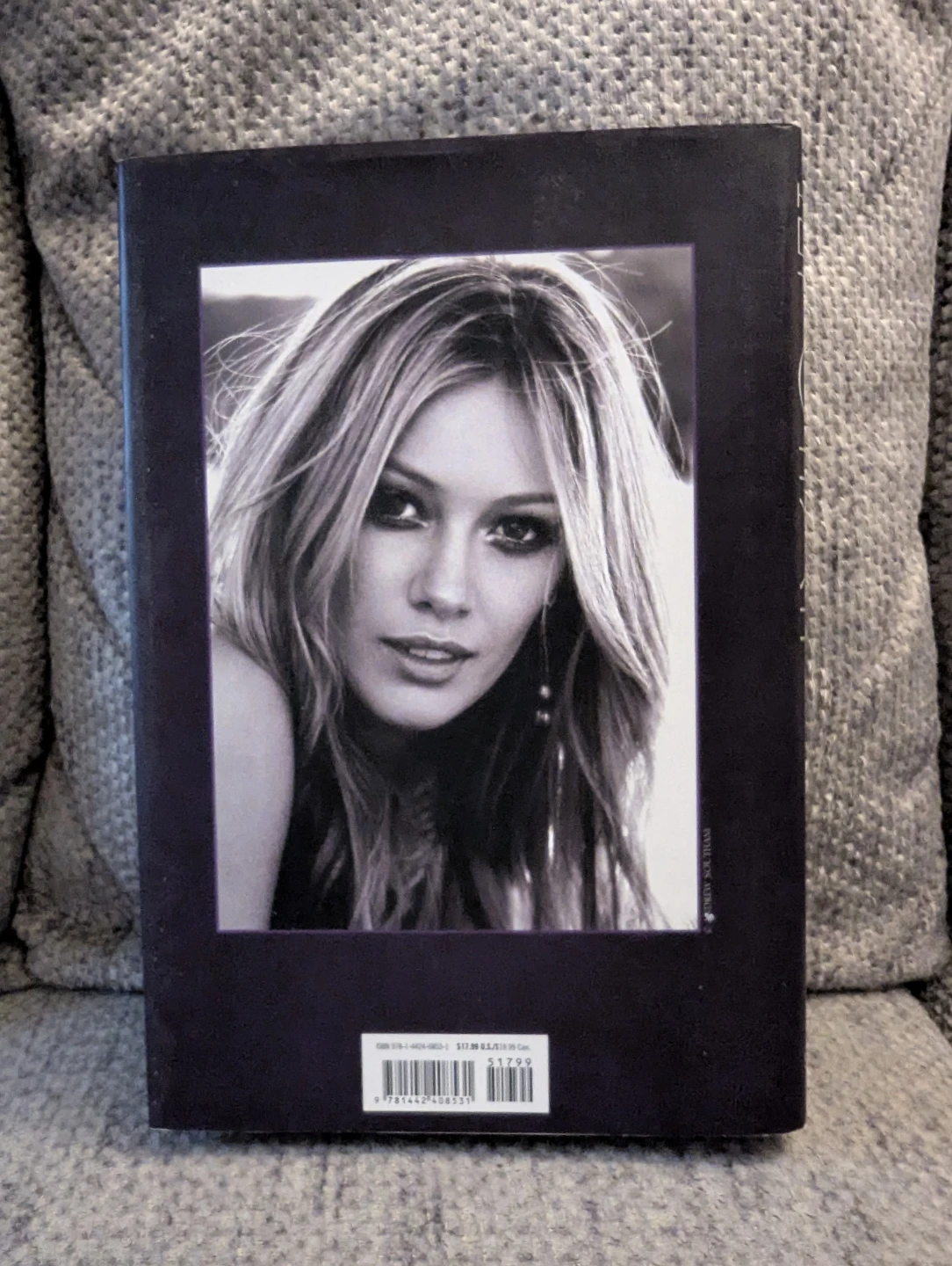 Elixir by Hilary Duff (hardcover) - photo 2