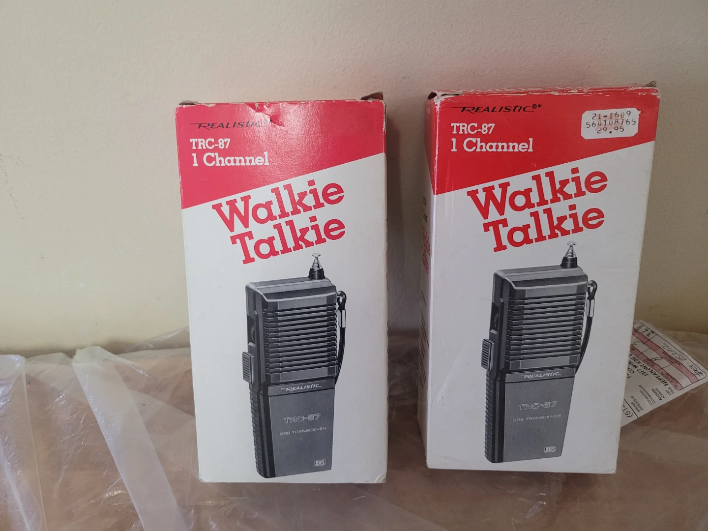 Pair Vintage Realistic TRC-87 Walkie Talkie - photo 2