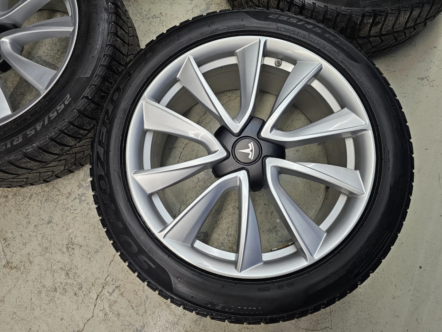 TESLA MODEL Y WINTER TIRES ON RIMS 255/45 R19 - photo 3