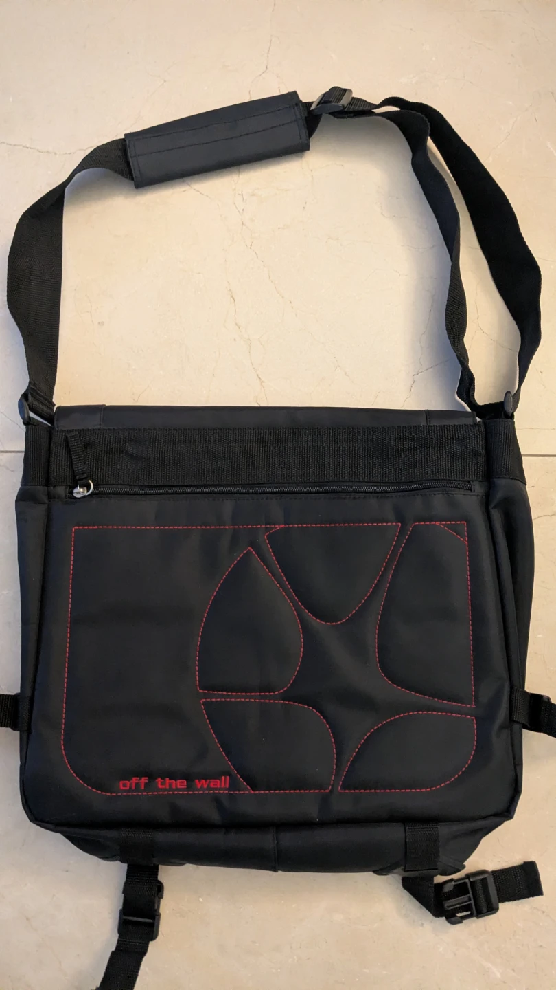 New 'Off the Wall' Black Messenger Bag - photo 2