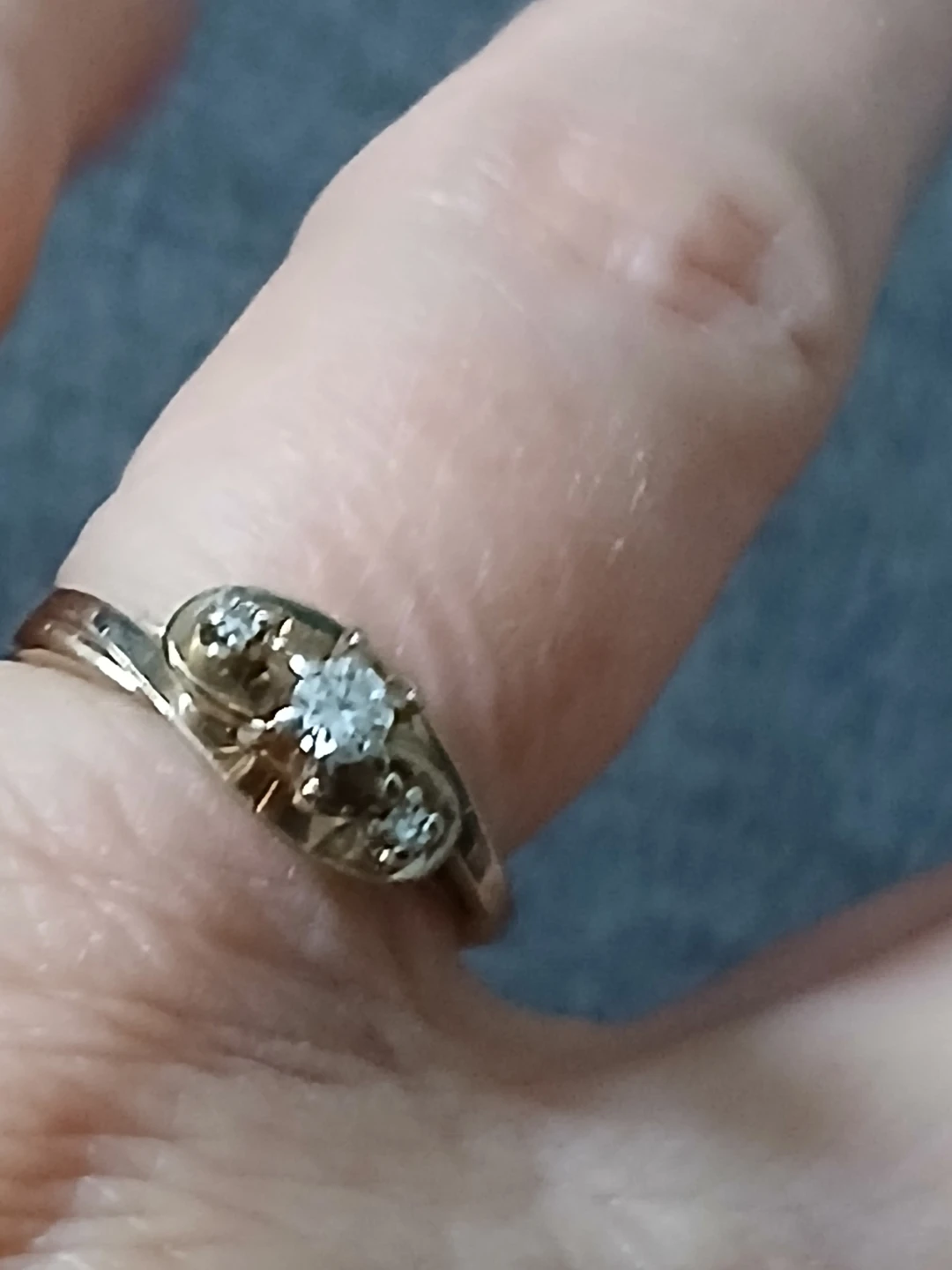 Ladies White Gold Diamond Ring - photo 2