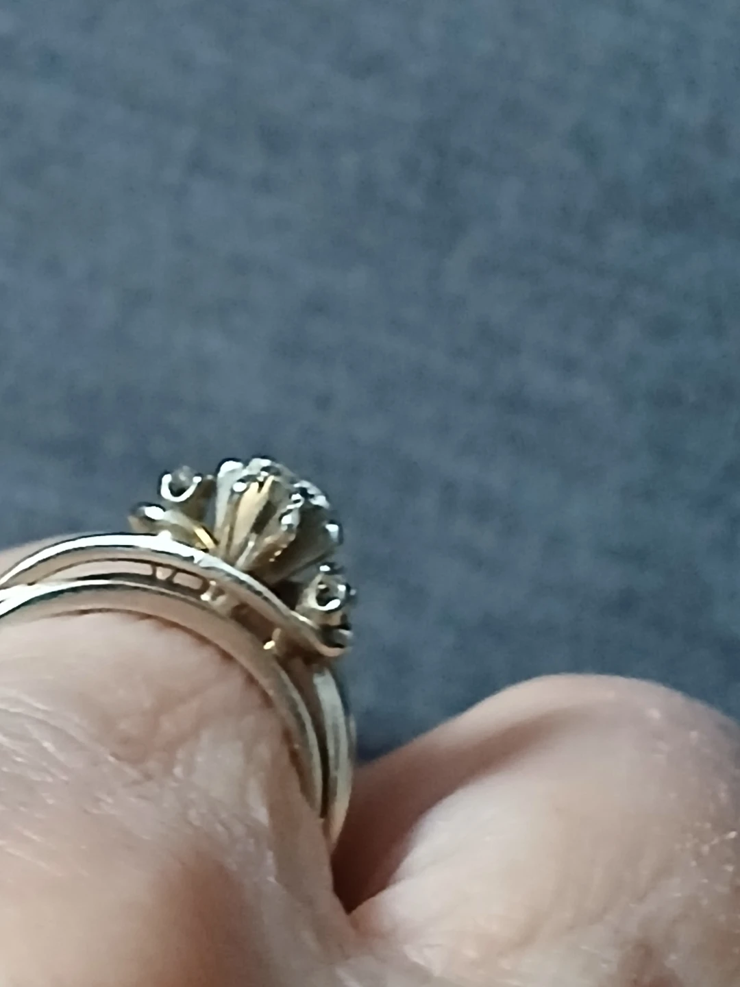 Ladies White Gold Diamond Ring - photo 3