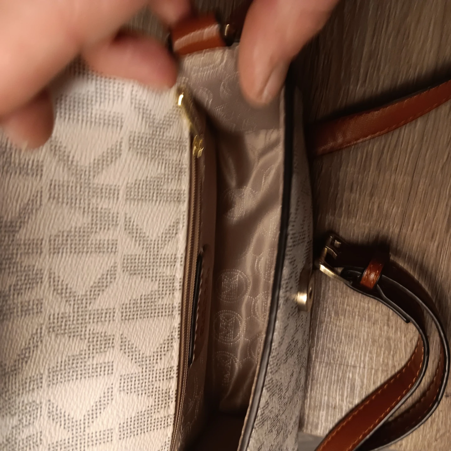 Michael Kors Crossbody Bag - photo 2