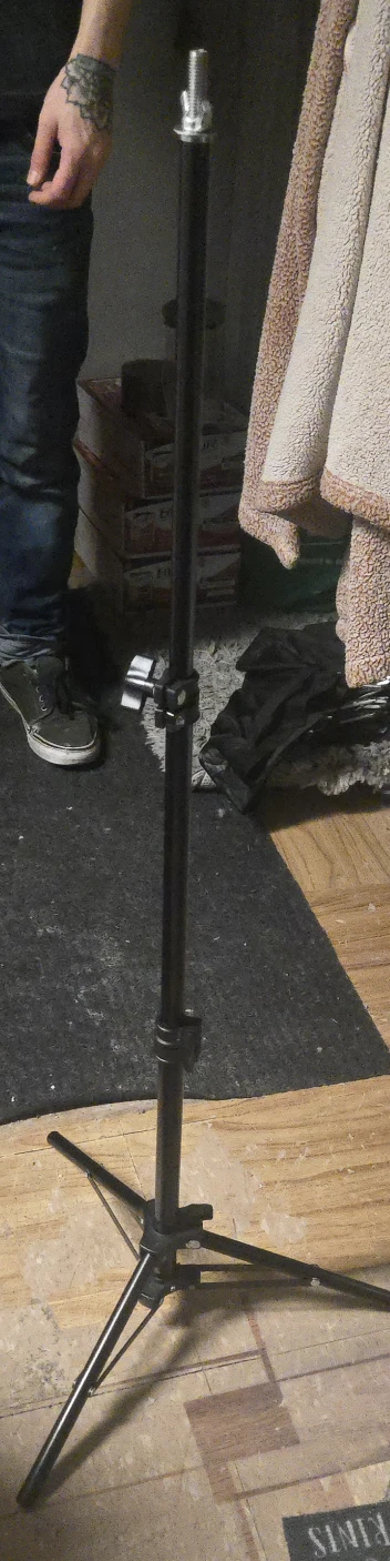 Black Tripod - photo 2
