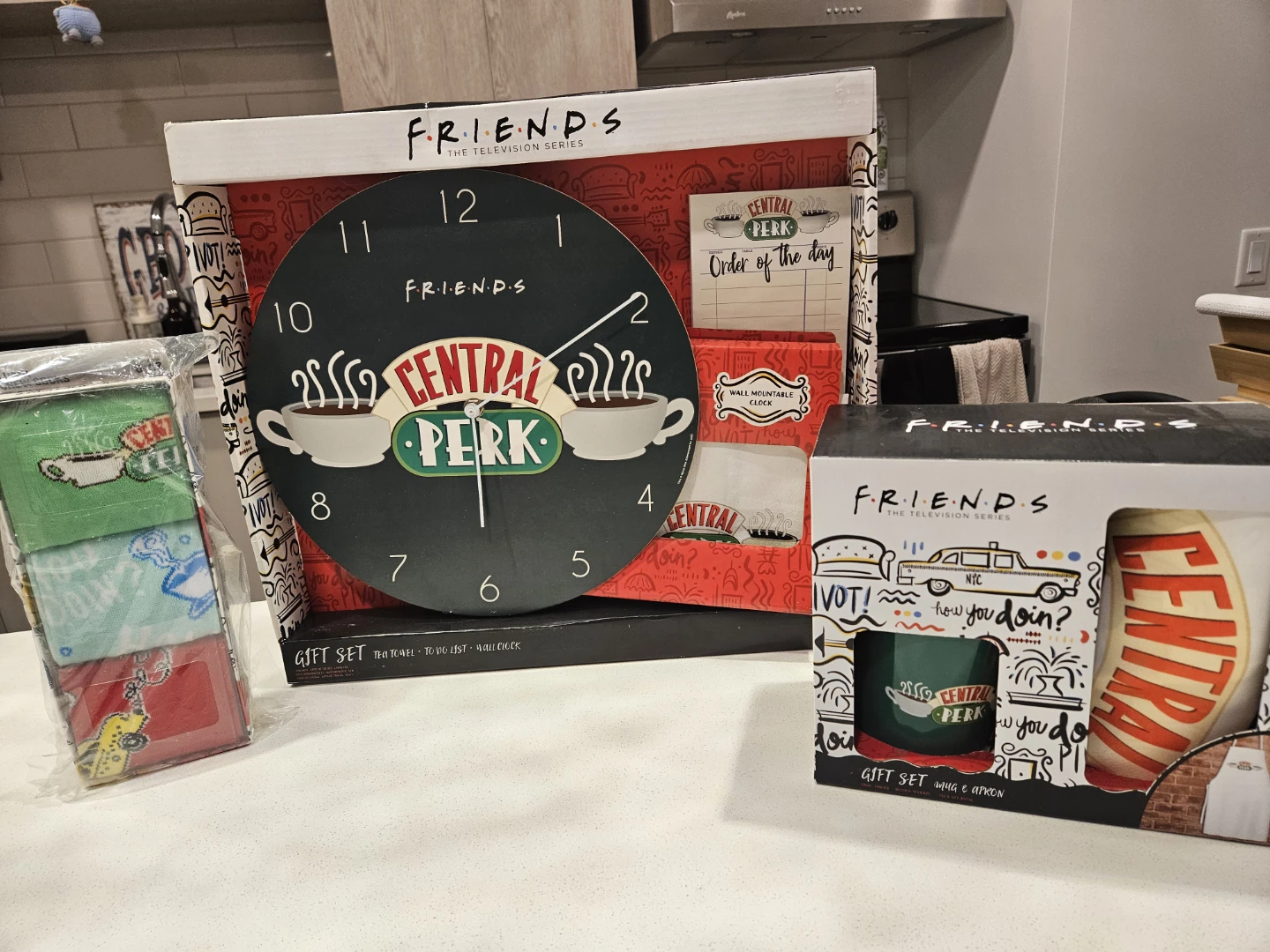 (2) Friends TV Series Central Perk Gift Set - New