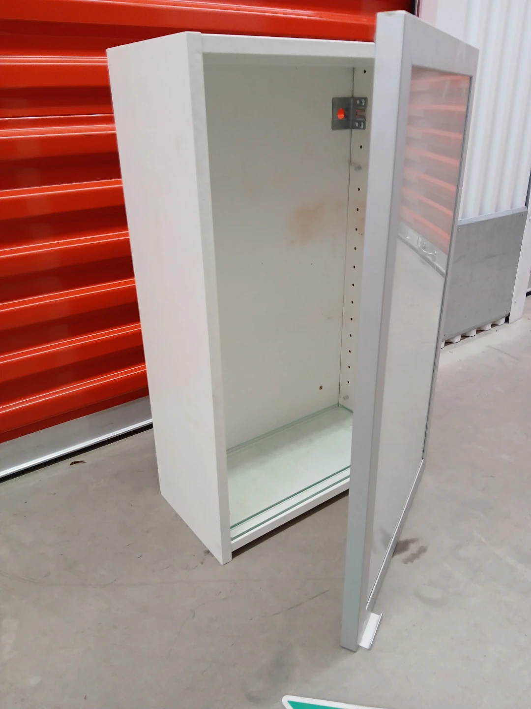 Medicine Cabinet with Frosted Glass Door - photo 4